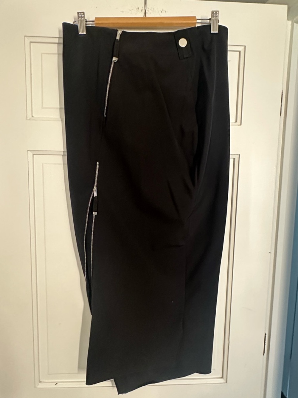 Black Zipper Detail Skirt